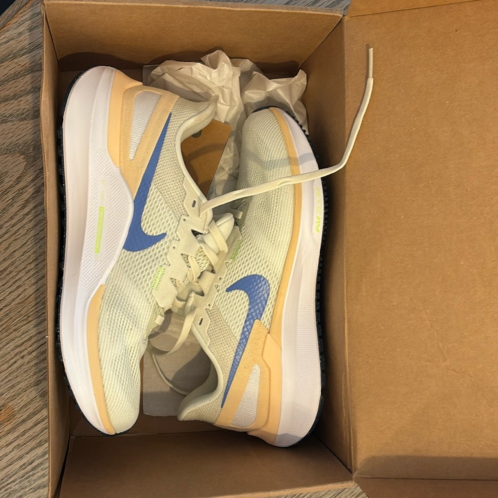 Nike Structure 25 Women’s Running Shoe